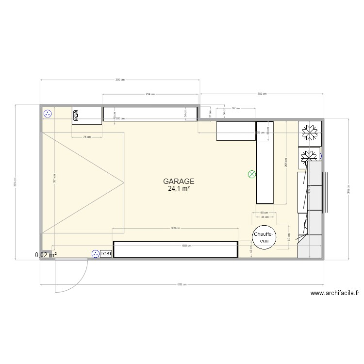 garage. Plan de 2 pièces et 24 m2