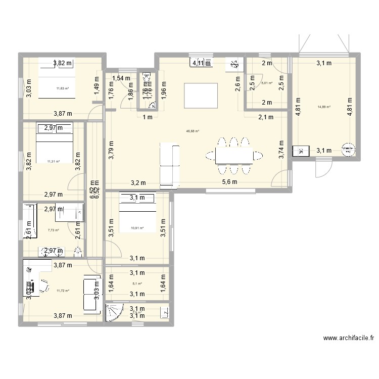 Montmeyan. Plan de 12 pièces et 135 m2