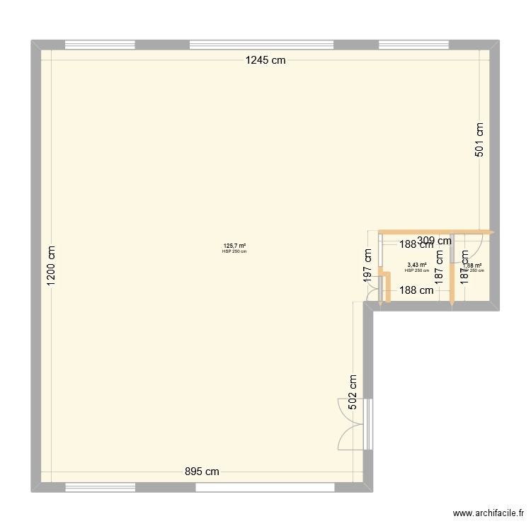 Sophia Vide. Plan de 3 pièces et 131 m2