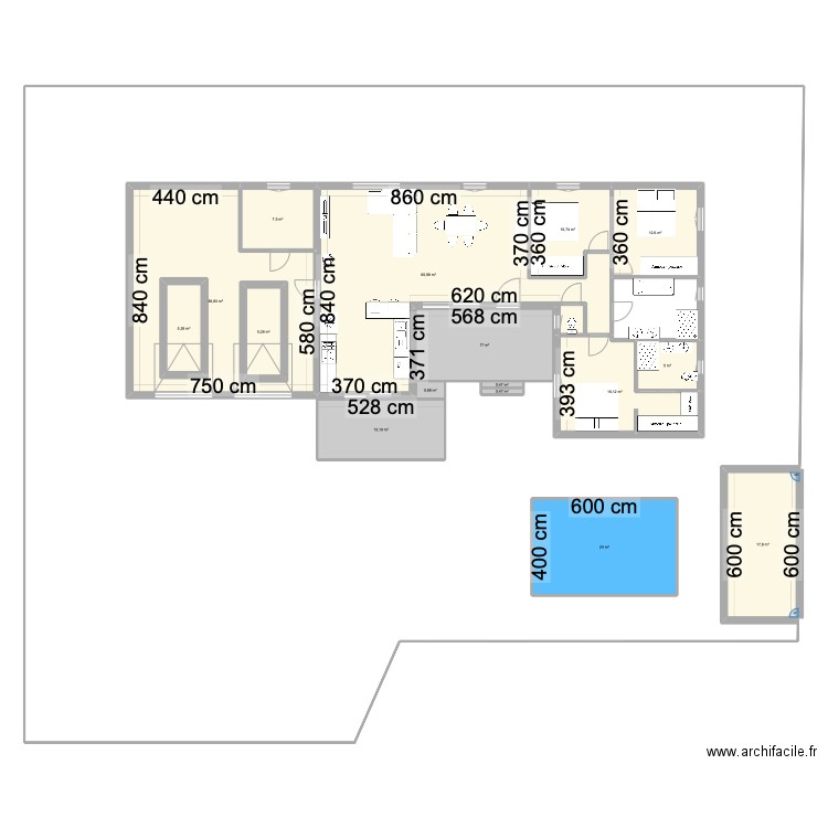 maison. Plan de 16 pièces et 252 m2