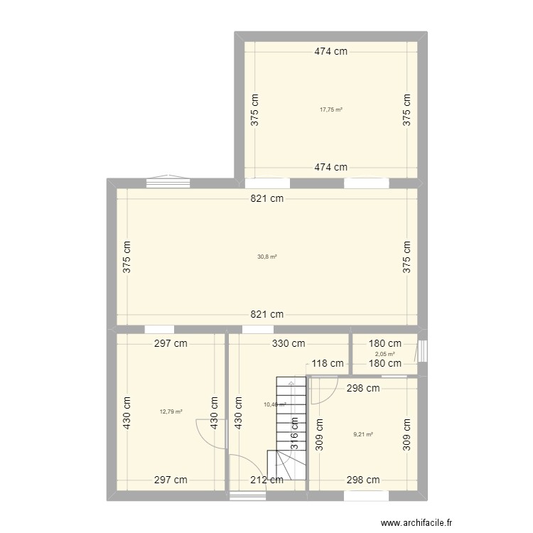 Maison. Plan de 6 pièces et 83 m2