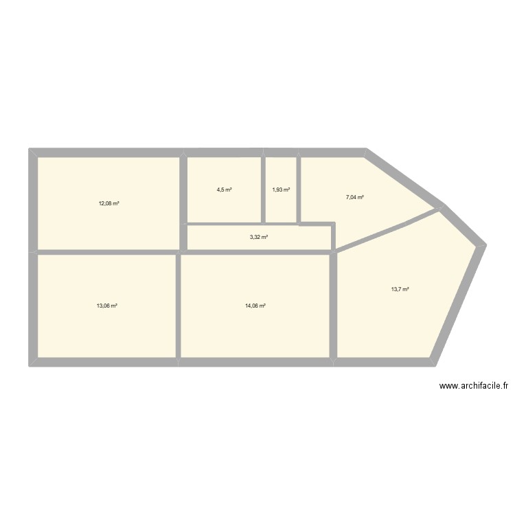 camp des monges. Plan de 8 pièces et 70 m2