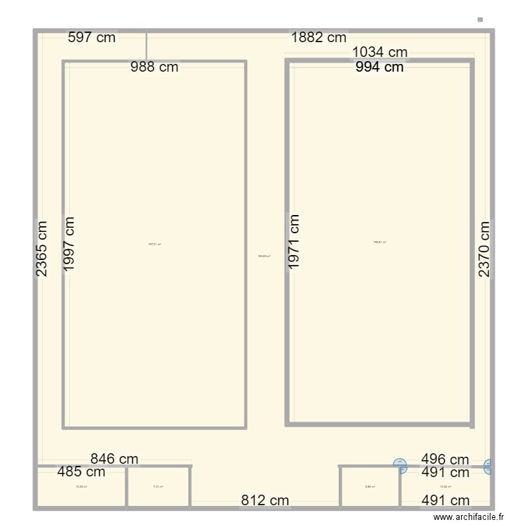 padel 2 terrains. Plan de 7 pièces et 1033 m2