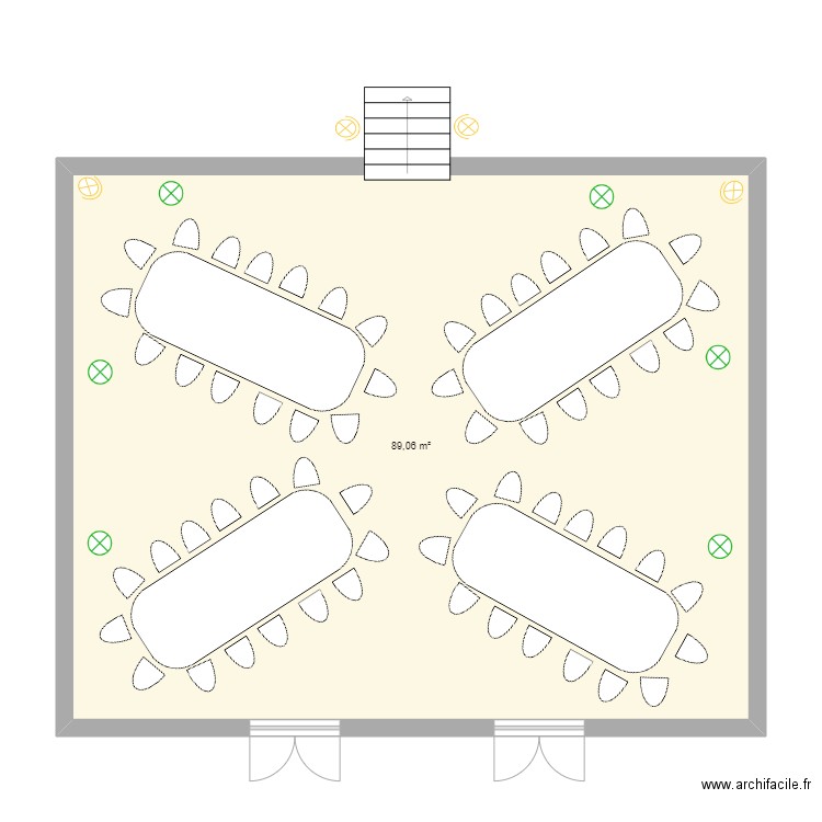 Terrasse château tables papillon. Plan de 1 pièce et 89 m2