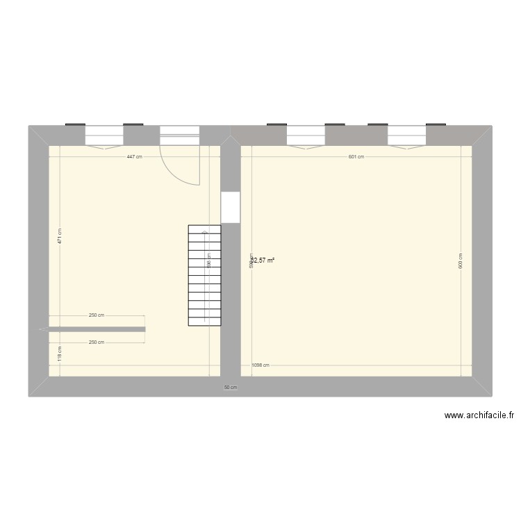 Les Combes. Plan de 1 pièce et 63 m2