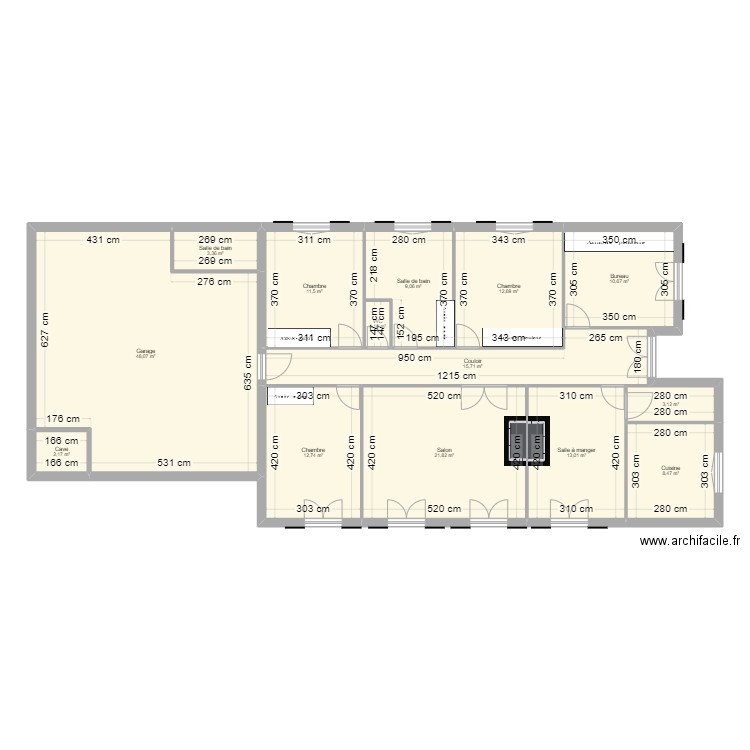 Sacré Coeur. Plan de 14 pièces et 174 m2