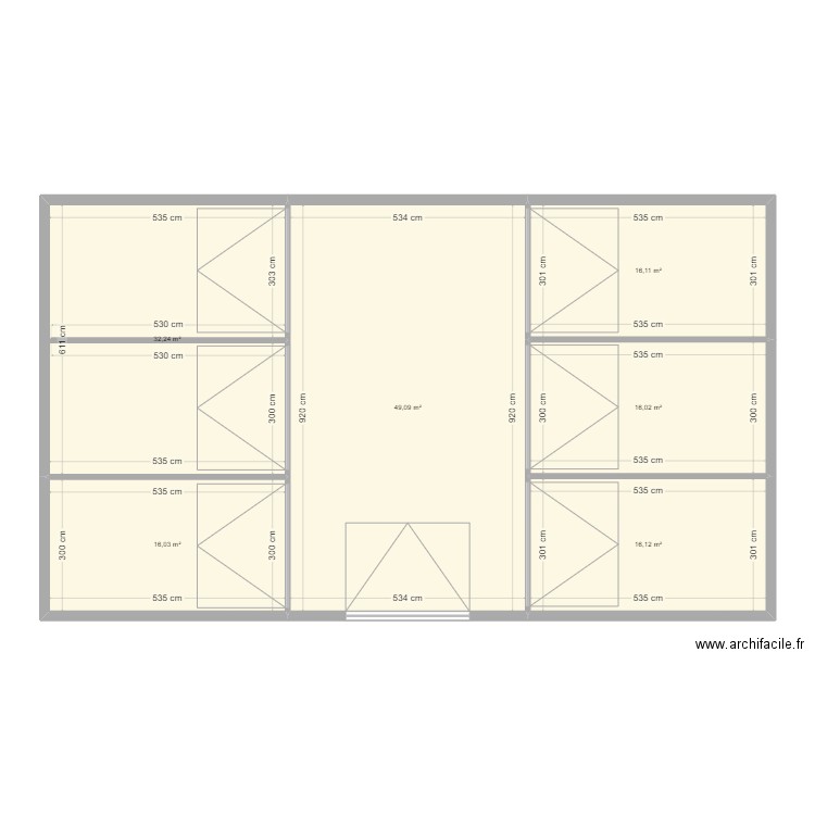 box à louer. Plan de 6 pièces et 146 m2