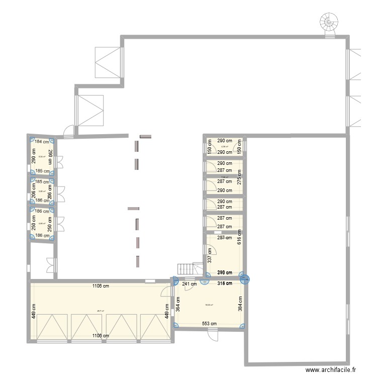 garage. Plan de 8 pièces et 112 m2