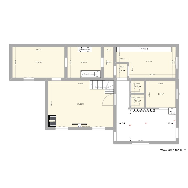 Maison RDC. Plan de 9 pièces et 77 m2