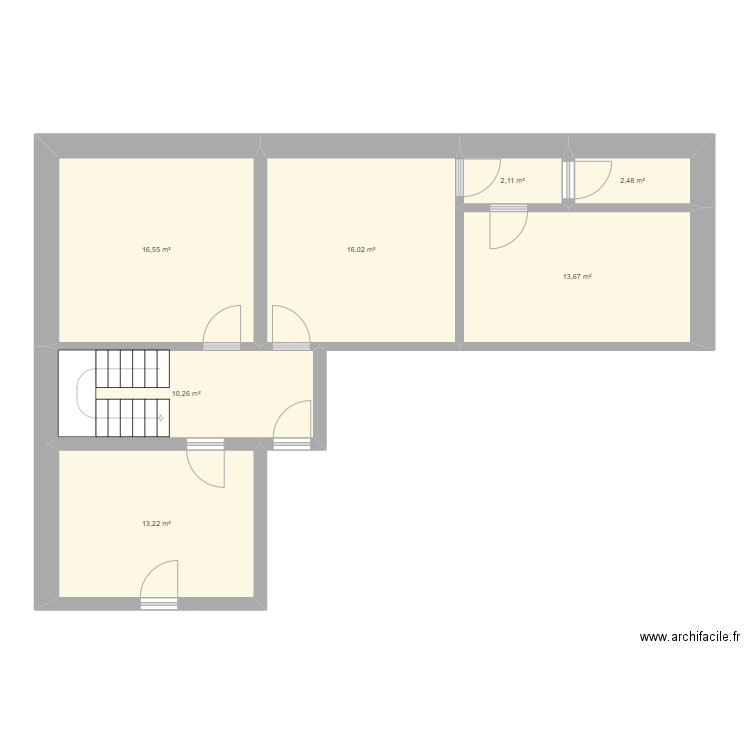 rdc. Plan de 7 pièces et 74 m2