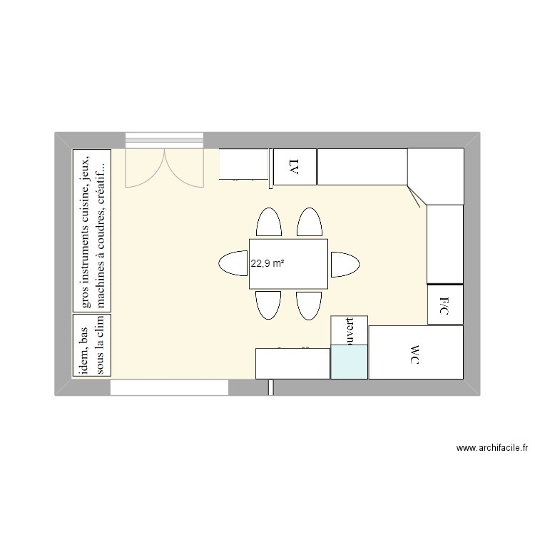 Cuisine/salle à manger sans mur. Plan de 1 pièce et 23 m2