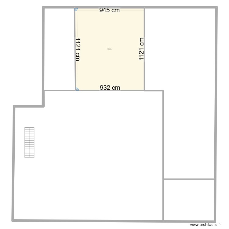 hangar. Plan de 1 pièce et 105 m2