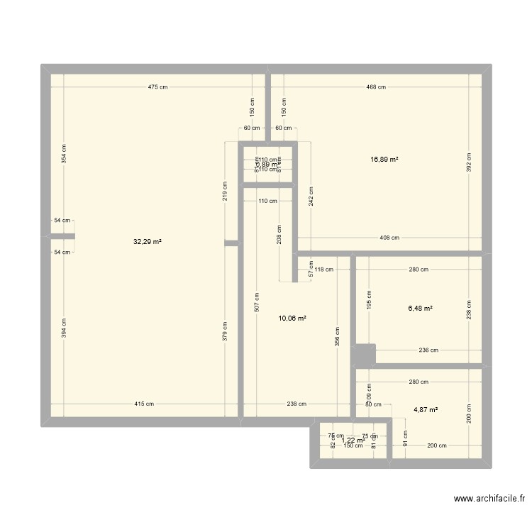 21416. Plan de 8 pièces et 73 m2