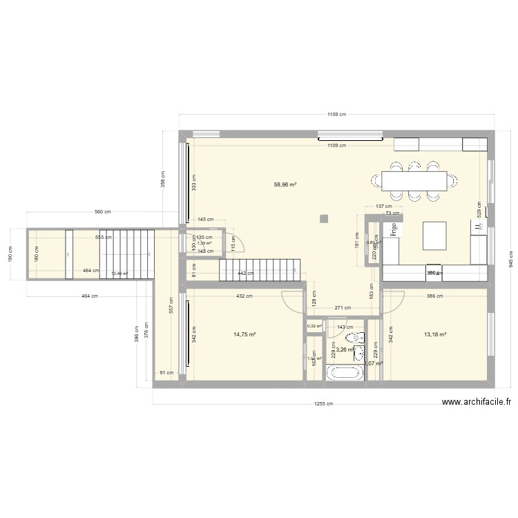 Maison. Plan de 10 pièces et 108 m2