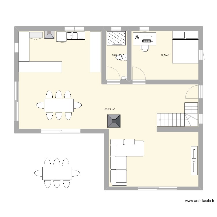 Maison. Plan de 3 pièces et 82 m2