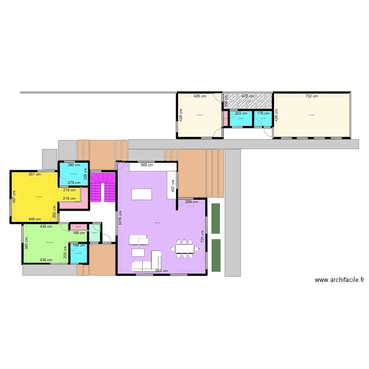 A Y O K O. Plan de 14 pièces et 204 m2