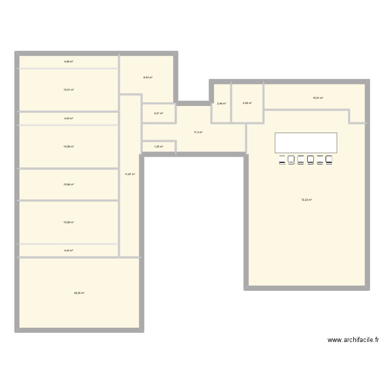 maison plein pied en U. Plan de 17 pièces et 224 m2