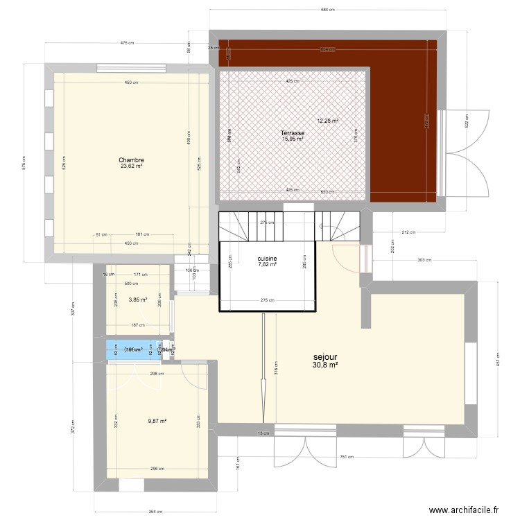 var1. Plan de 9 pièces et 131 m2