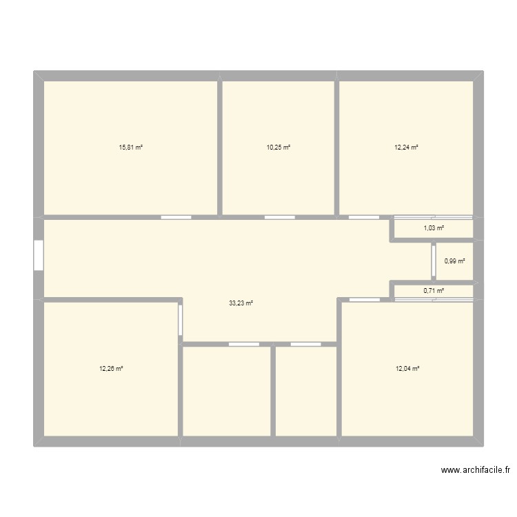 Maison. Plan de 9 pièces et 99 m2