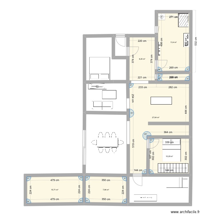 Maison. Plan de 7 pièces et 80 m2