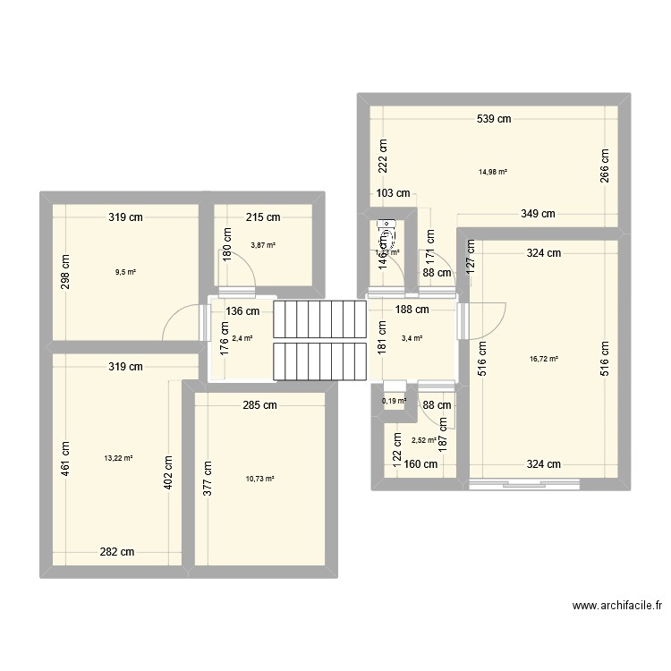 Maison l'Huisserie. Plan de 11 pièces et 79 m2