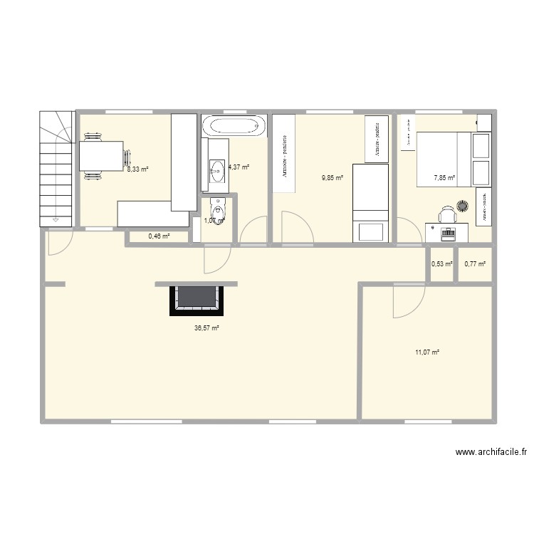 MAISON. Plan de 10 pièces et 81 m2