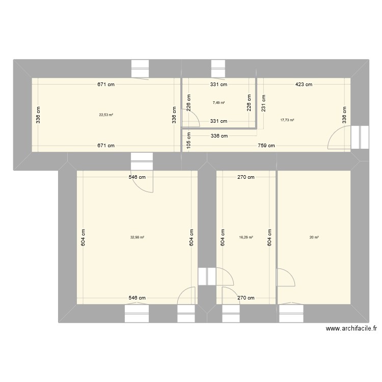 old jarrier. Plan de 6 pièces et 117 m2