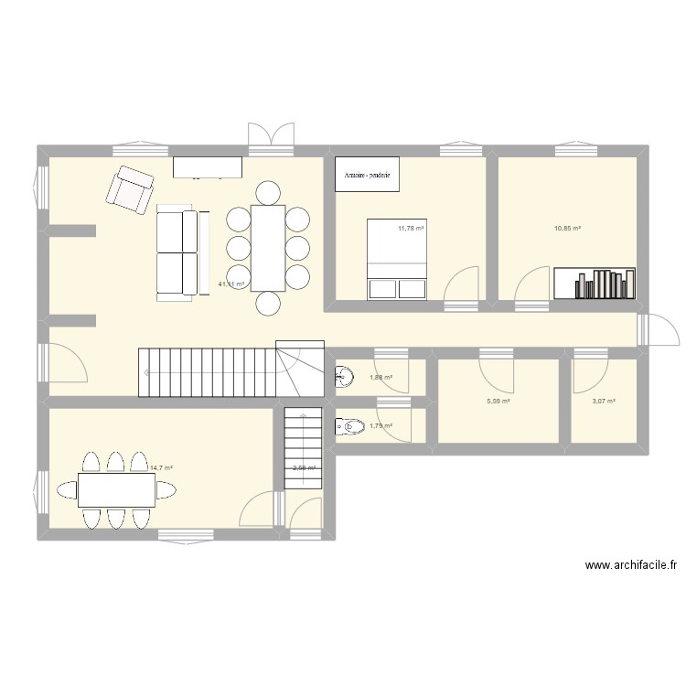 maison. Plan de 9 pièces et 93 m2