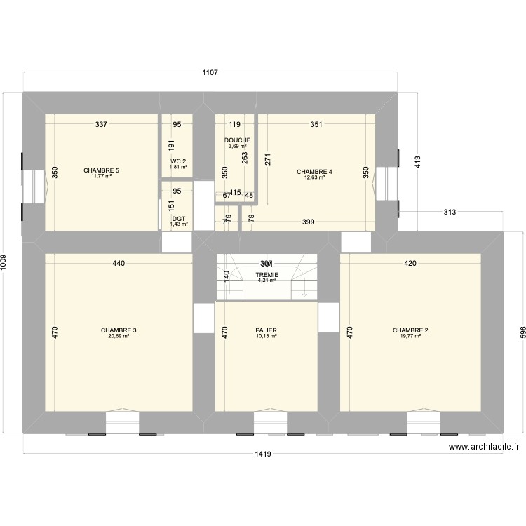 GOULT 1. Plan de 14 pièces et 160 m2