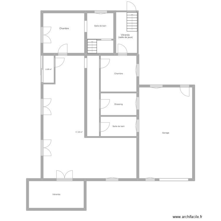 50095. Plan de 10 pièces et 140 m2