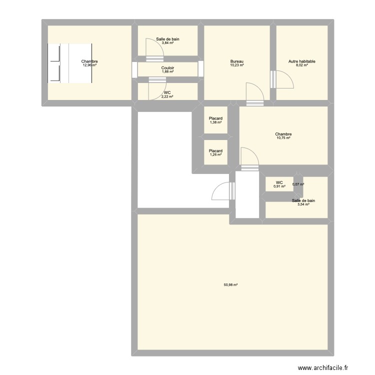 maison. Plan de 13 pièces et 108 m2