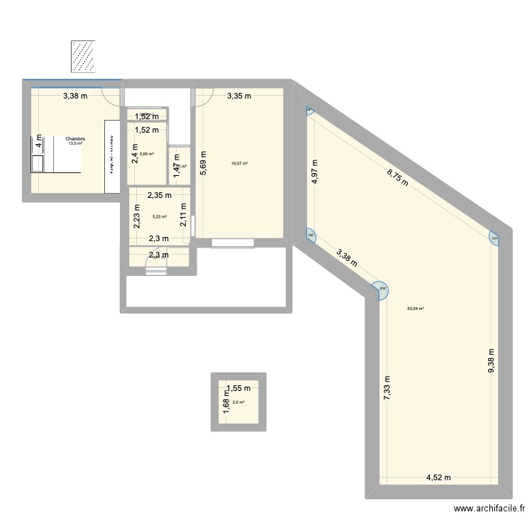 Maison existante angle large. Plan de 9 pièces et 111 m2