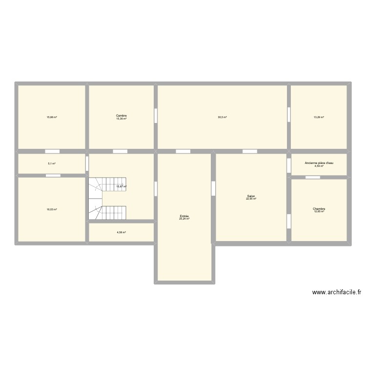 Château Champvert. Plan de 12 pièces et 182 m2