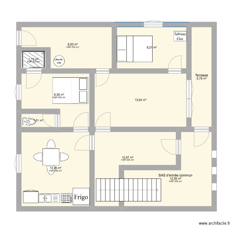 RDC. Plan de 7 pièces et 68 m2