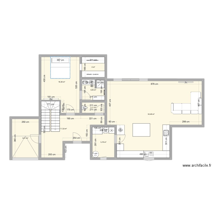 RDC. Plan de 8 pièces et 109 m2