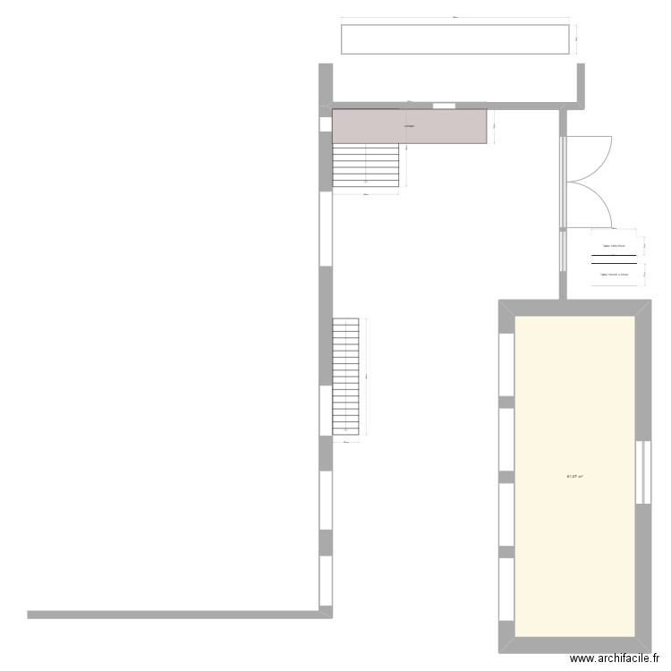 château vide. Plan de 1 pièce et 61 m2