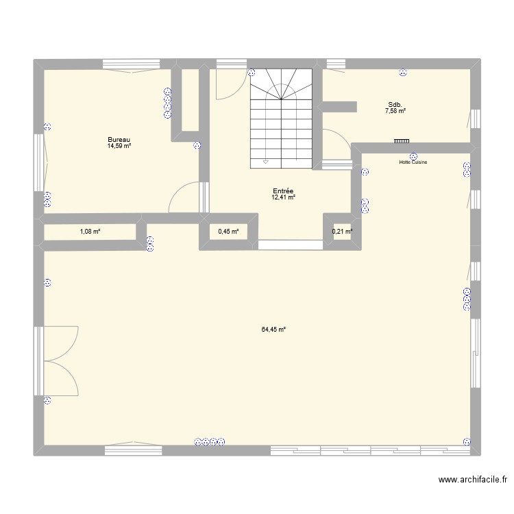 RDC. Plan de 7 pièces et 101 m2