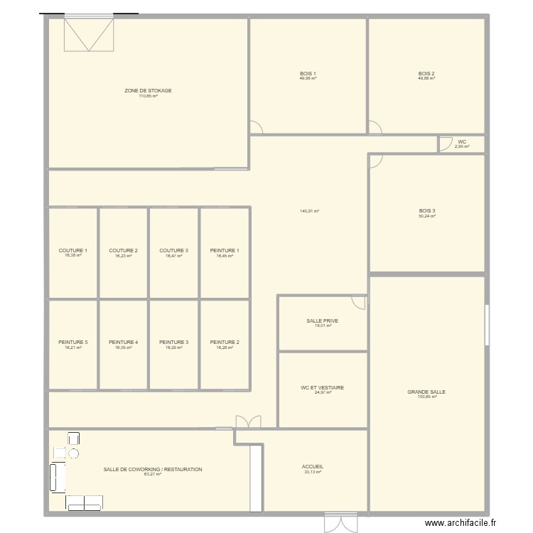 Petit établie . Plan de 19 pièces et 775 m2