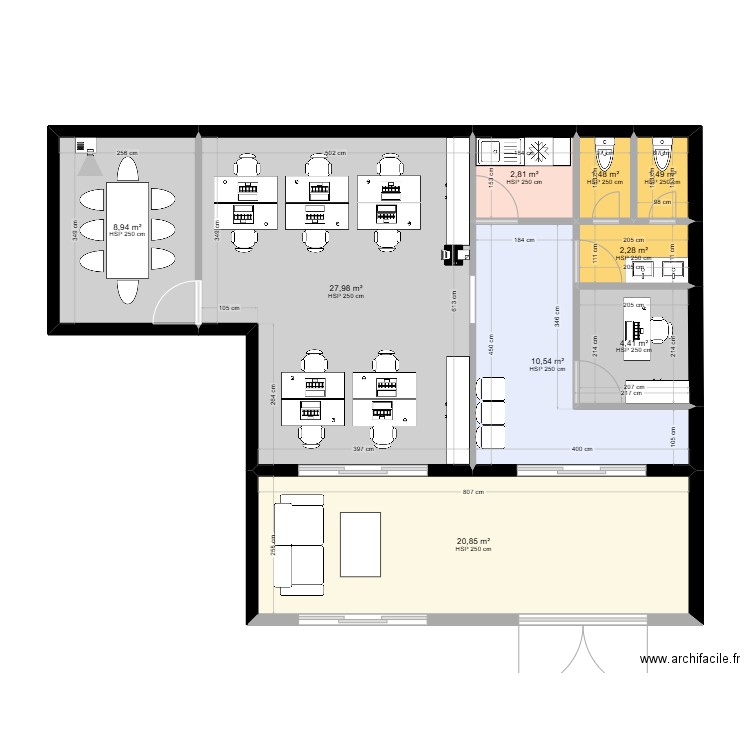 bureau. Plan de 9 pièces et 81 m2