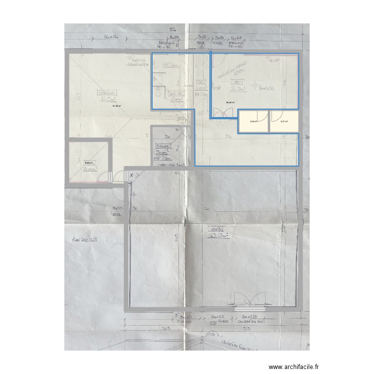 Superette. Plan de 5 pièces et 130 m2