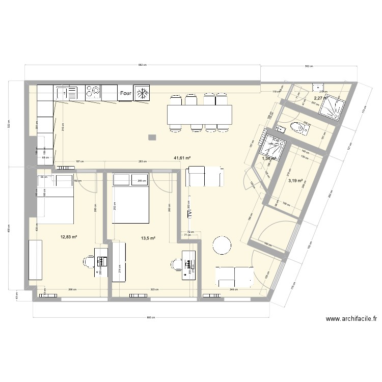 Moissons RDC indépendant. Plan de 6 pièces et 77 m2