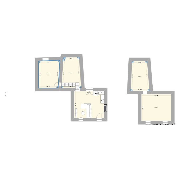 RDC. Plan de 5 pièces et 121 m2