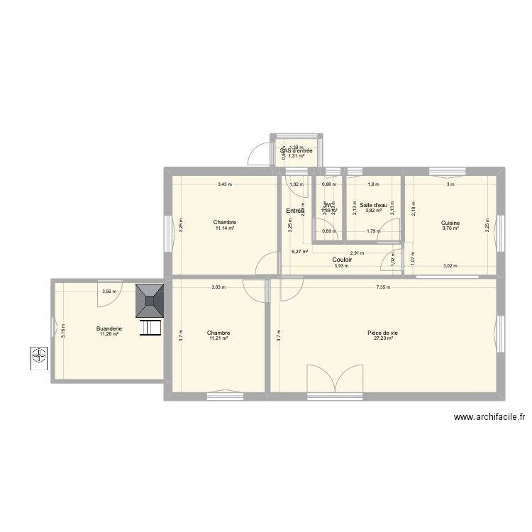 maison plain pied. Plan de 9 pièces et 84 m2