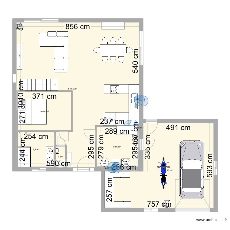 Plan °1. Plan de 8 pièces et 138 m2