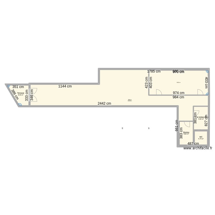 Local_esplanade. Plan de 6 pièces et 206 m2