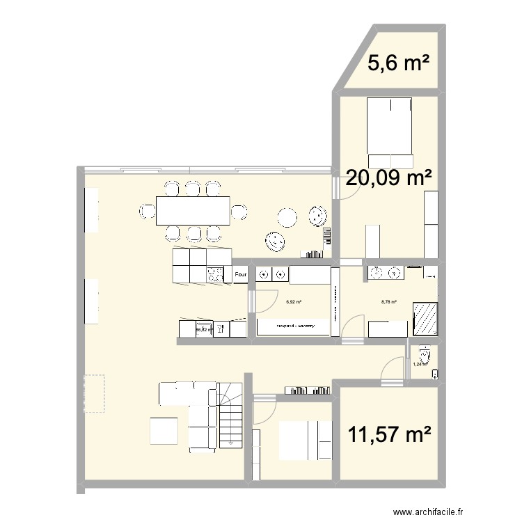 Extension . Plan de 7 pièces et 141 m2