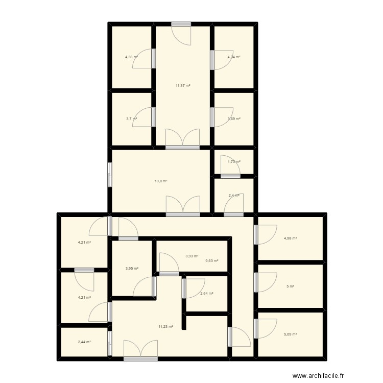 Clinic Vtm. Plan de 19 pièces et 100 m2