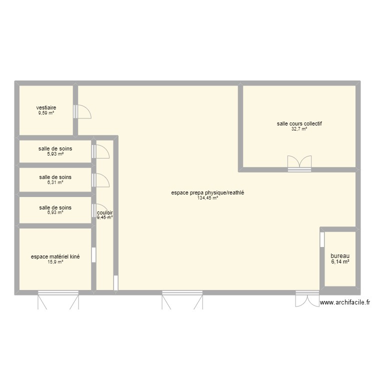 creation d'entreprise. Plan de 9 pièces et 227 m2