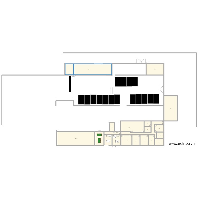 bureau. Plan de 5 pièces et 139 m2