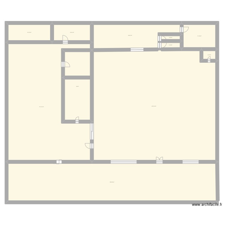 RDC. Plan de 11 pièces et 793 m2